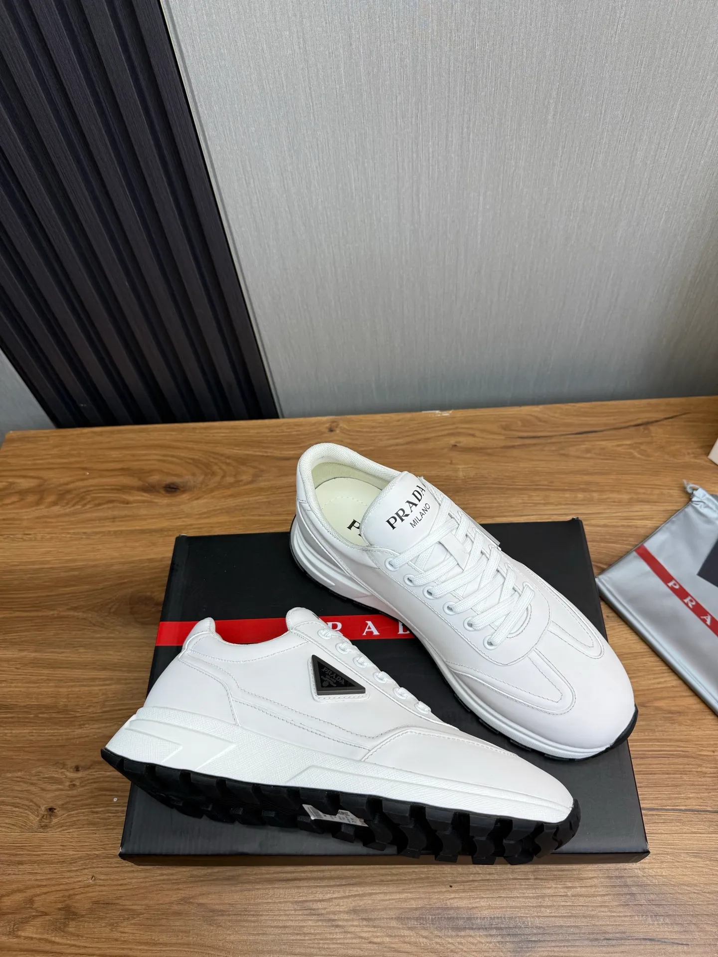 Factory price 640💰 [PRADA] Popular items in men's shoe counters, synchronized with the official website, 1 high-quality shipment ✔️Original cowhide + cowhide lining, 1🆚1 replica, original sole, 38-45 (45 customized, non-refundable)